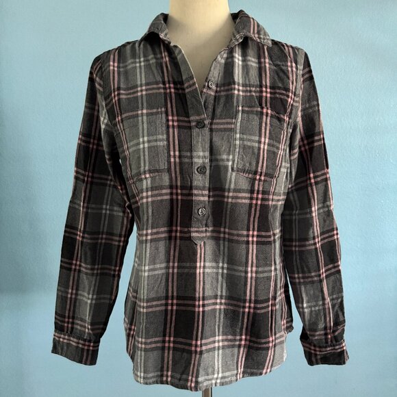 Plaid Flannel Shirt - Buttons - Pockets - Size Small Petite - Old Navy - Picture 1 of 4